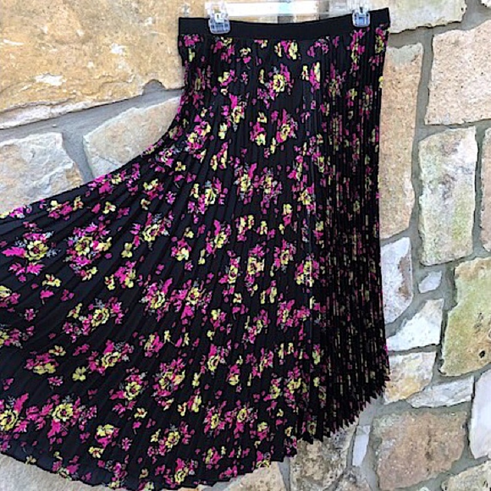 Vintage Pleated Floral Maxi Skirt